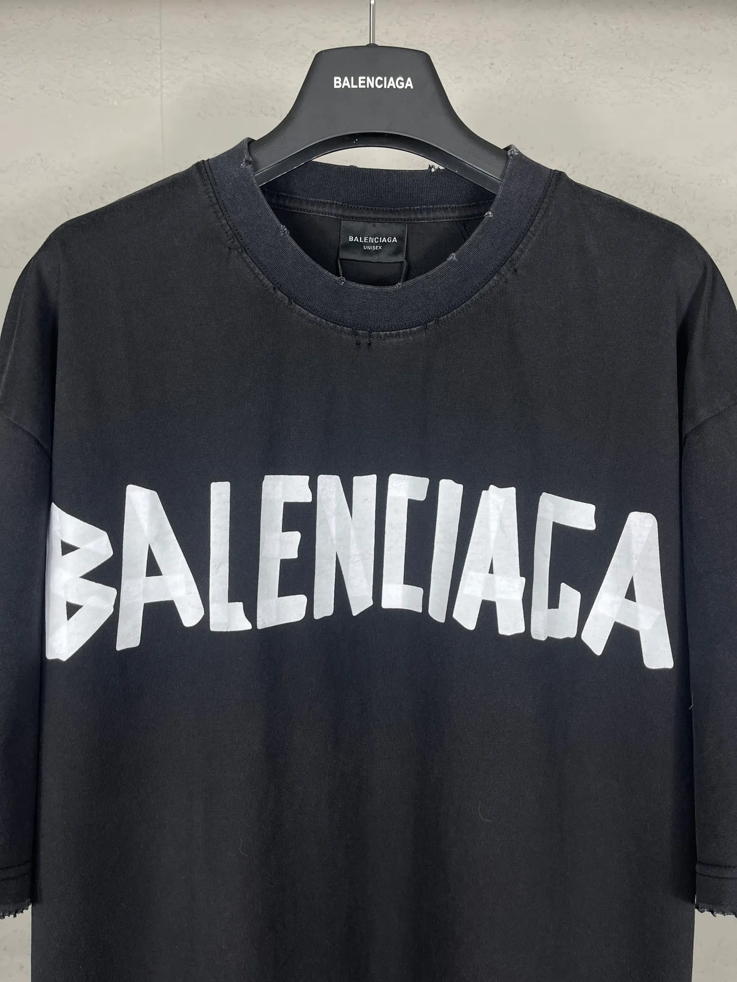 【 . Quality】BALENCI*GA/ .25ss Classic . T . . ZP . 260 ， . ， ， 。Classic . ， 。 . ， 。 ， ， 。 OS . Same Style。 ：BL 253632 ： ， Size：XS，S，M，L